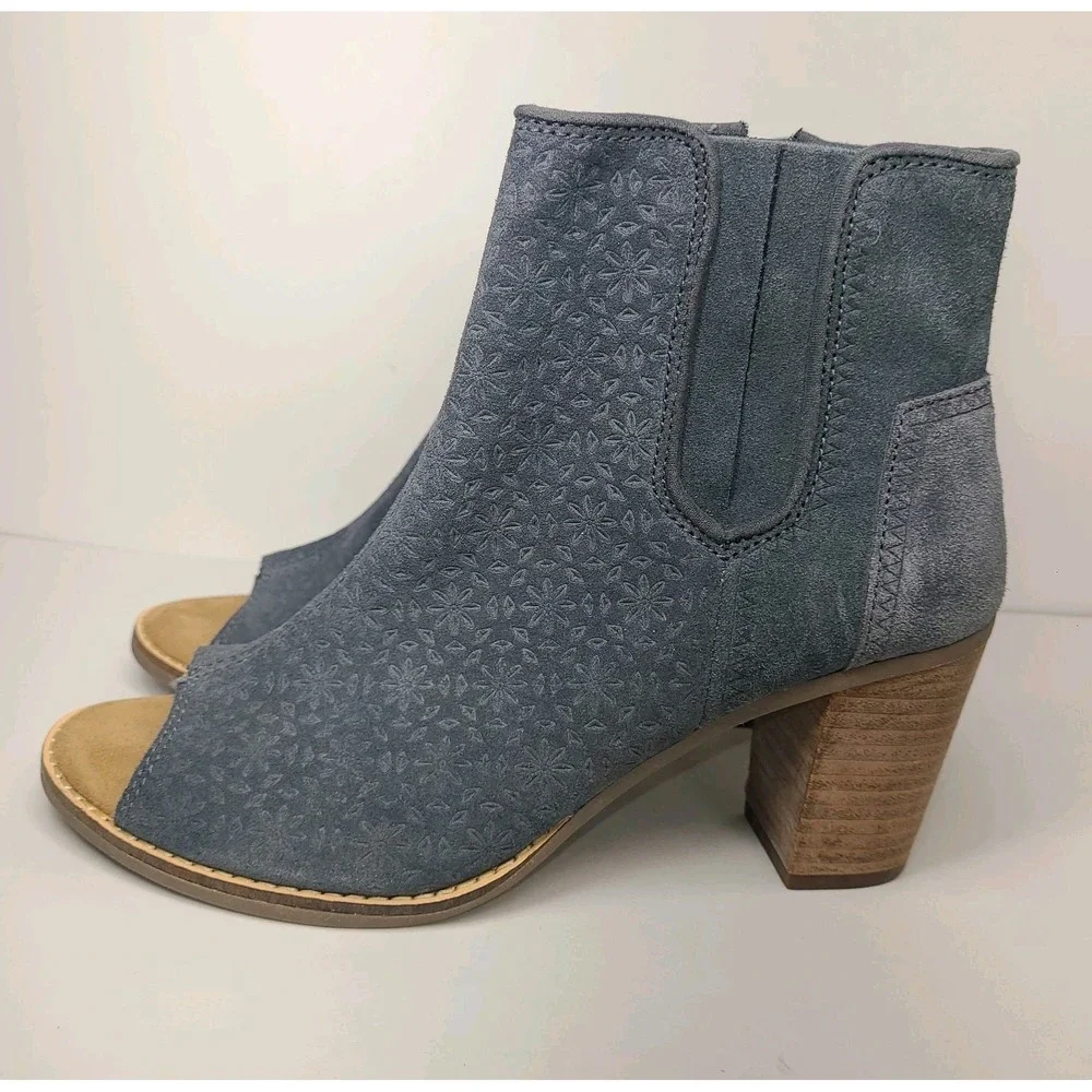 TOMS Ankle Booties Peep Toe Women's 8 Gray Floral Cutout Block Heel Side Zip EUC